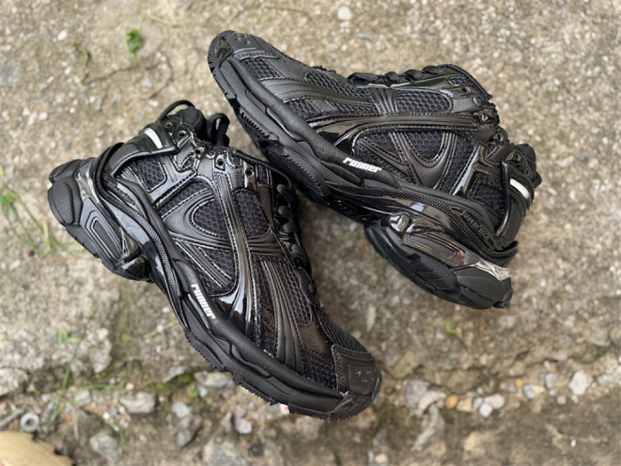 B 17FW Tripe-S High End Sneaker-696