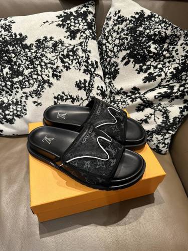 LV women Sandals 1：1 Quality-1114