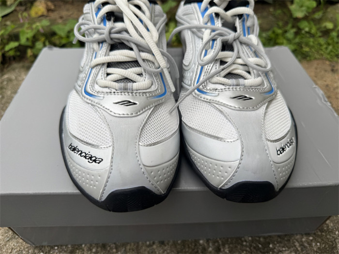 B 17FW Tripe-S High End Sneaker-698