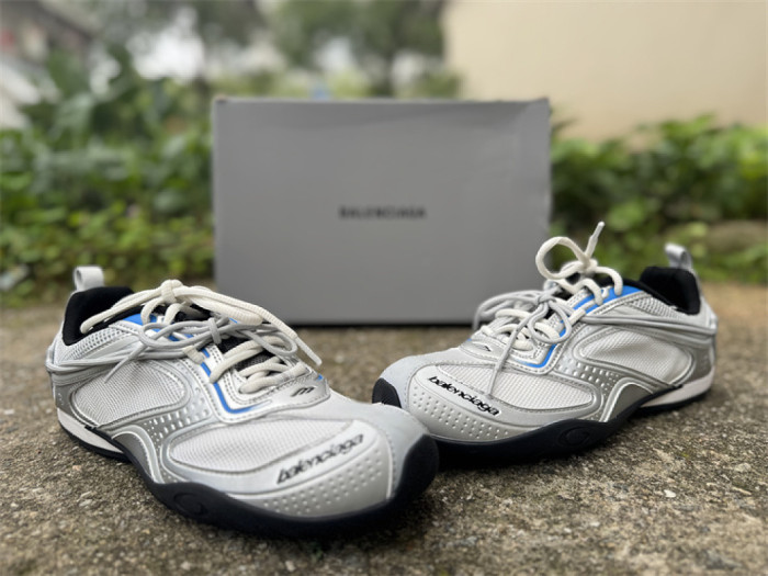 B 17FW Tripe-S High End Sneaker-698