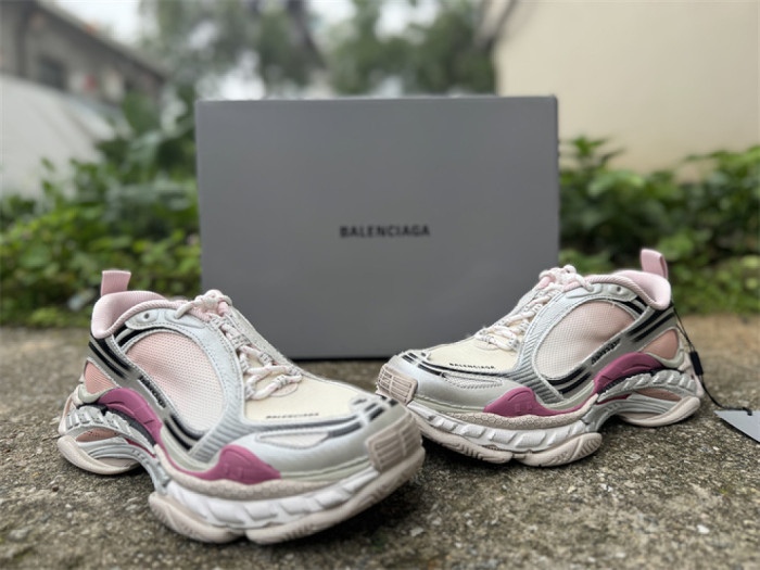 B 17FW Tripe-S High End Sneaker-701