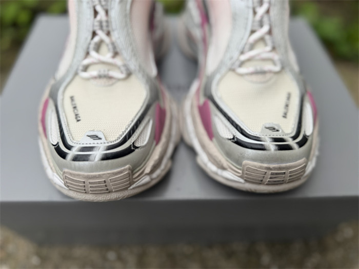 B 17FW Tripe-S High End Sneaker-701