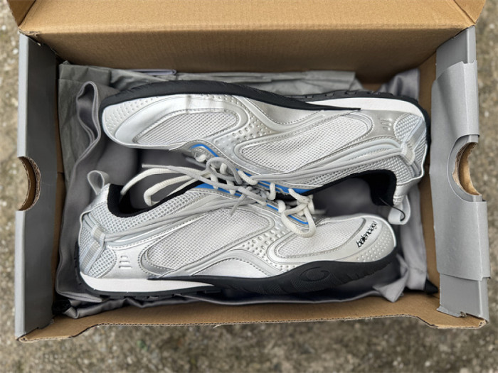 B 17FW Tripe-S High End Sneaker-698