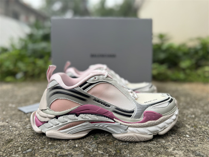 B 17FW Tripe-S High End Sneaker-701