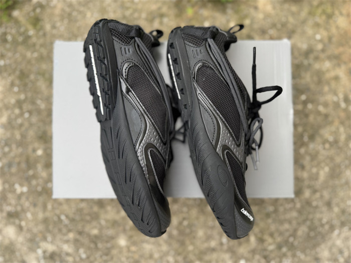 B 17FW Tripe-S High End Sneaker-700