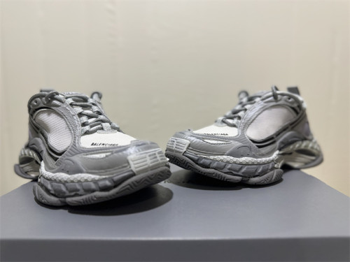 B 17FW Tripe-S High End Sneaker-708