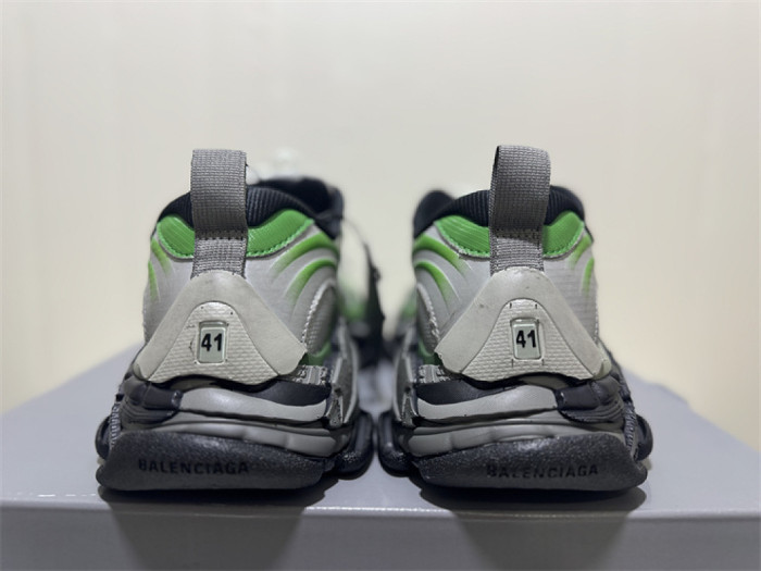 B 17FW Tripe-S High End Sneaker-707
