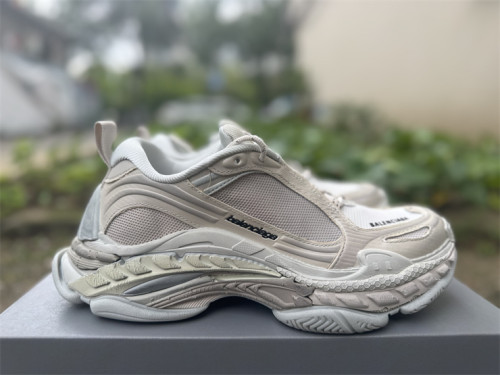 B 17FW Tripe-S High End Sneaker-709