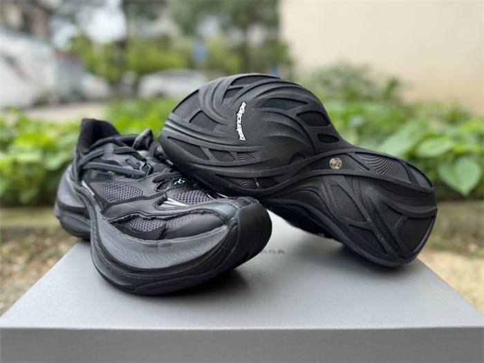B 17FW Tripe-S High End Sneaker-711
