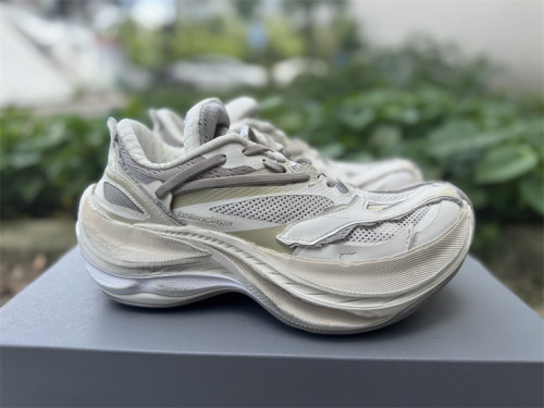 B 17FW Tripe-S High End Sneaker-714