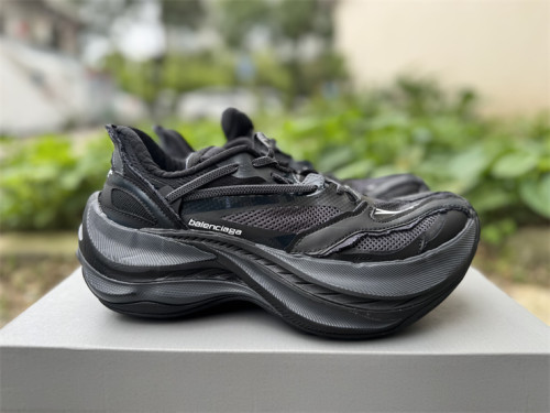 B 17FW Tripe-S High End Sneaker-711