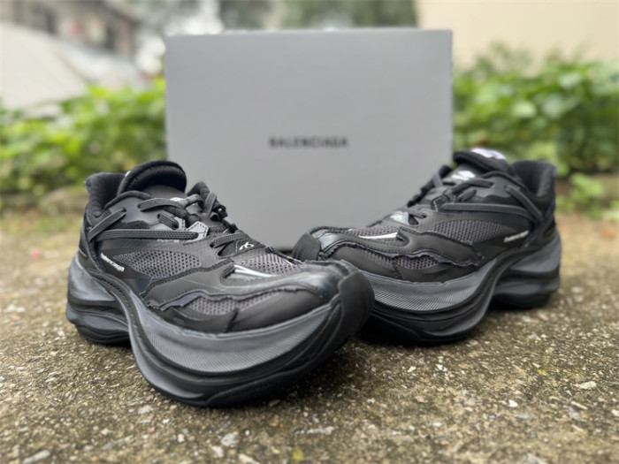 B 17FW Tripe-S High End Sneaker-715