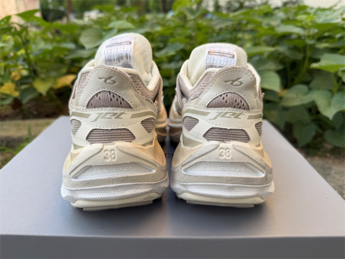 B 17FW Tripe-S High End Sneaker-719