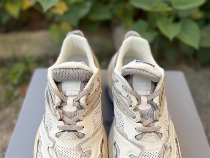 B 17FW Tripe-S High End Sneaker-719