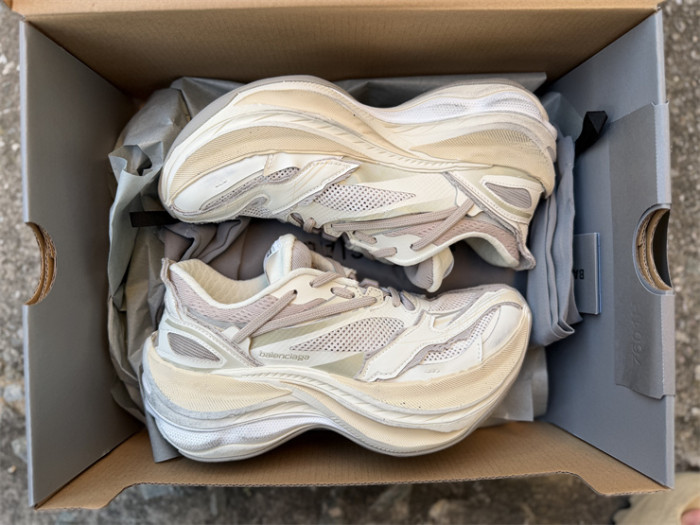 B 17FW Tripe-S High End Sneaker-719