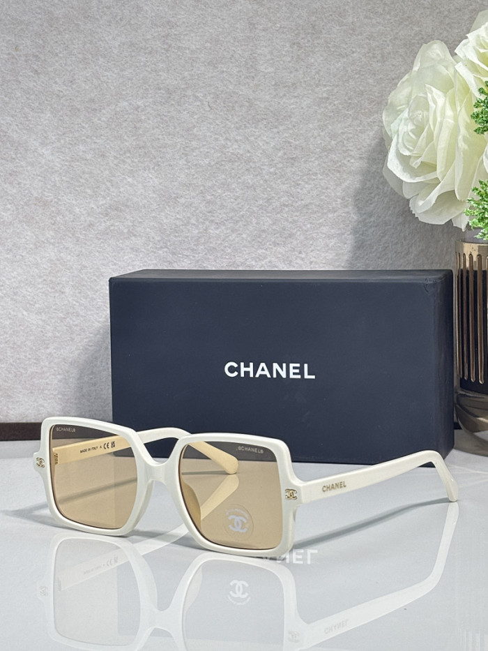 CHNL Sunglasses AAAA-7221