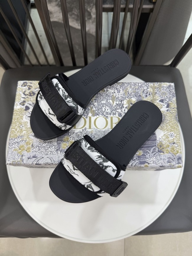 Dior women slippers AAA-125