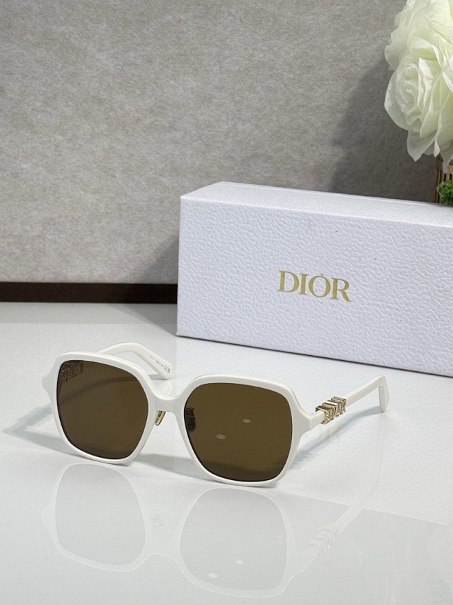 Dior Sunglasses AAAA-4748