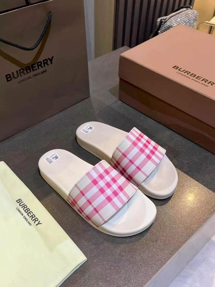 Burberry women slippers AAA-065
