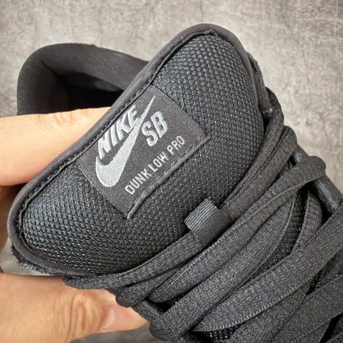 Authentic Nike SB Dunk Low Fog