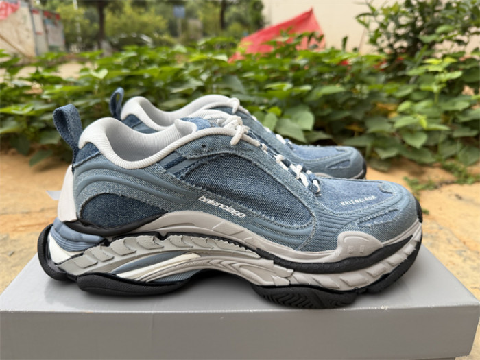 B 17FW Tripe-S High End Sneaker-721