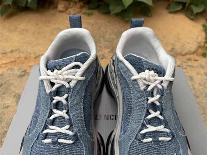 B 17FW Tripe-S High End Sneaker-721