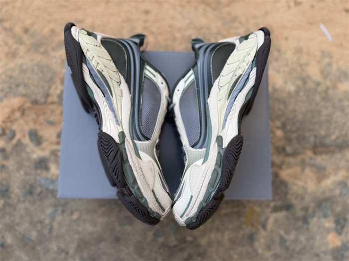 B 17FW Tripe-S High End Sneaker-722