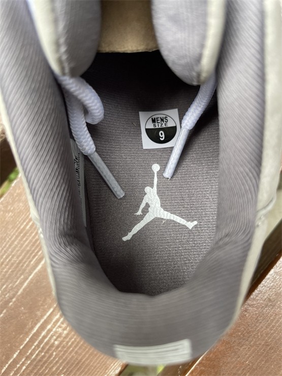 Air Jordan 11 Retro Low 'Cool Grey'