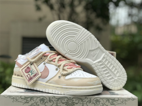 Dunk Low 'White Metallic Red Bronze'