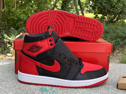 Air Jordan 1 Retro High OG 'Satin Bred'