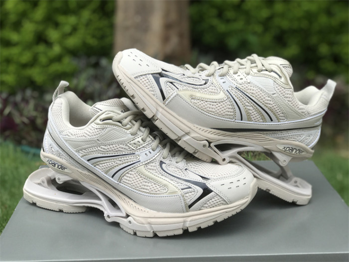 B 17FW Tripe-S High End Sneaker-309