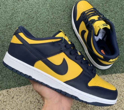 Authentic Nike Dunk Low Michigan Women size