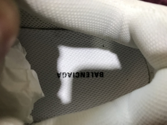 B 17FW Tripe-S High End Sneaker-010