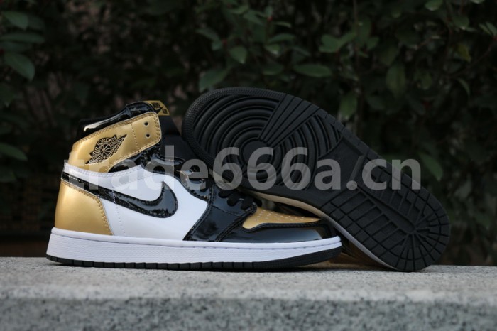 Authentic Air Jordan 1 Gold Toe