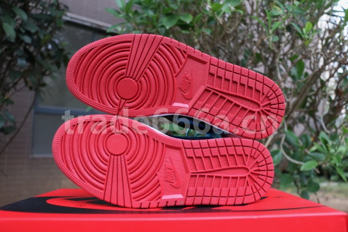 Authentic Air Jordan 1 WMNS “UNC To Chicago”