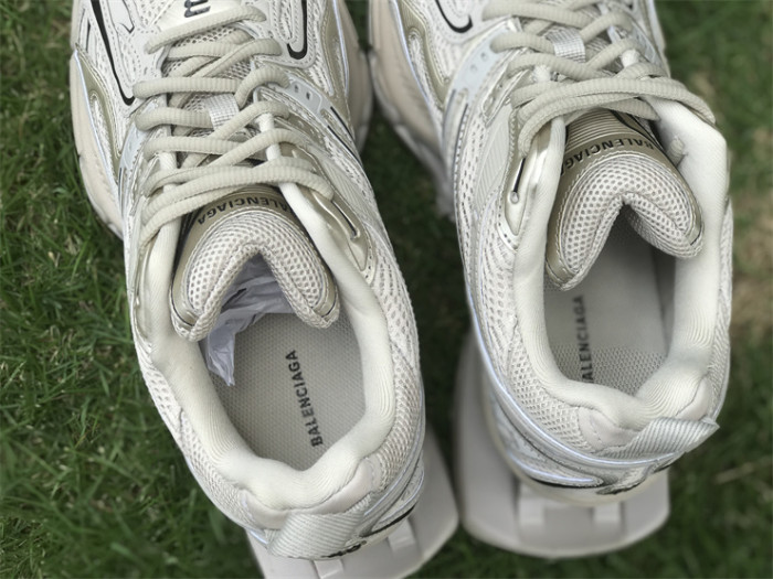 B 17FW Tripe-S High End Sneaker-309