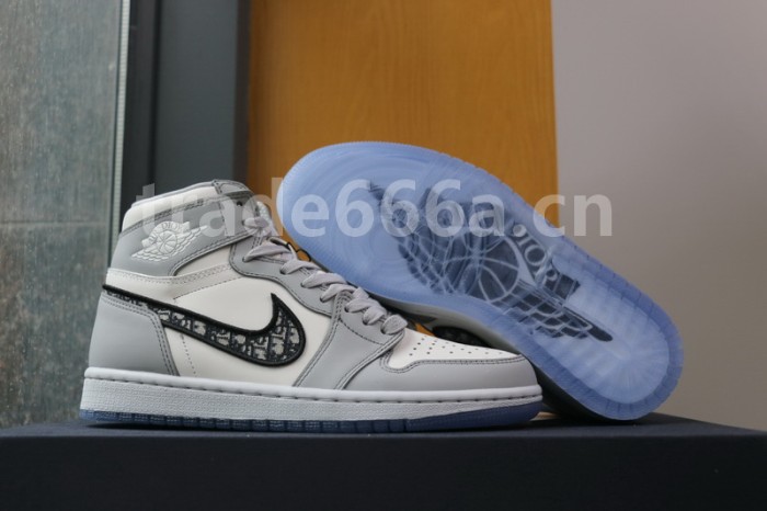 Authentic Dior x Ai Jordan 1 High Top （with dior boxes）