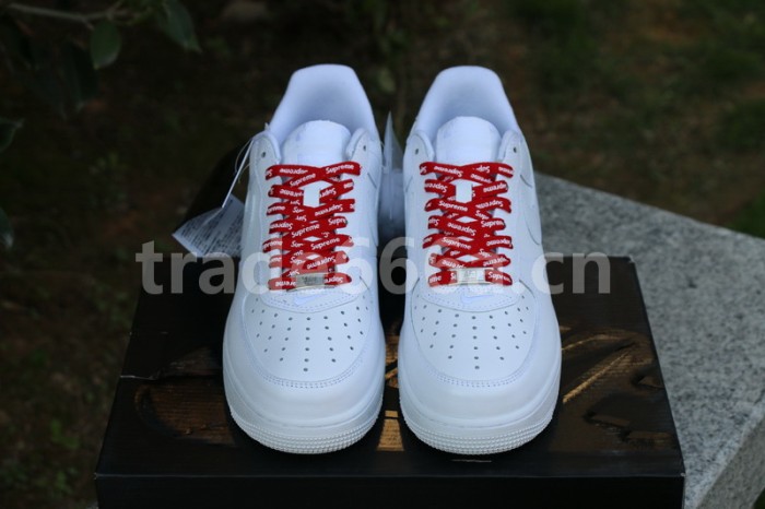 Authentic Supreme x Nike Air Force 1 Low