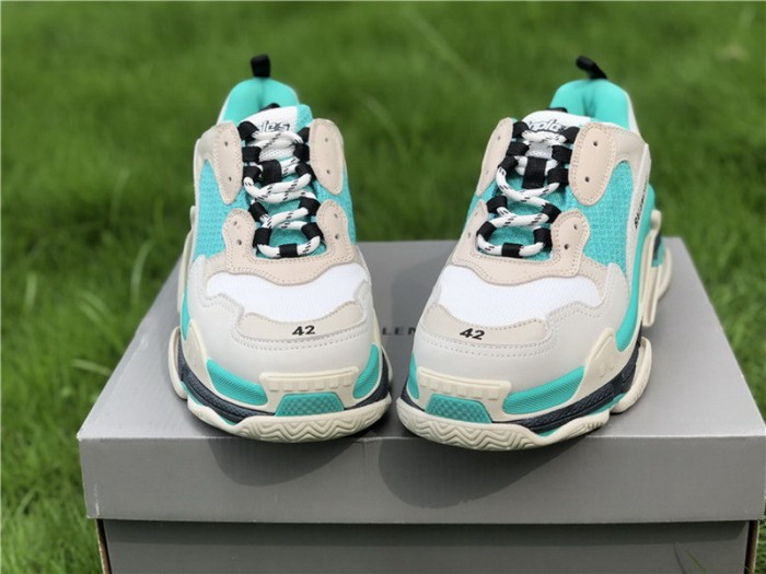 B 17FW Tripe-S High End Sneaker-137