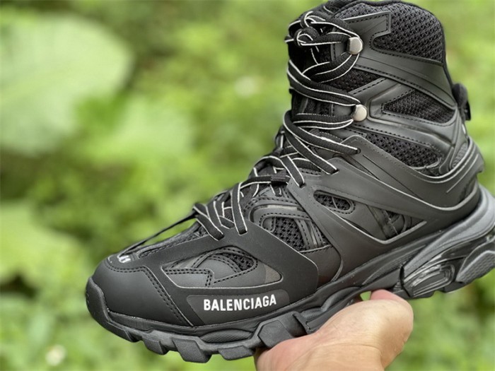 B 17FW Tripe-S High End Sneaker-239