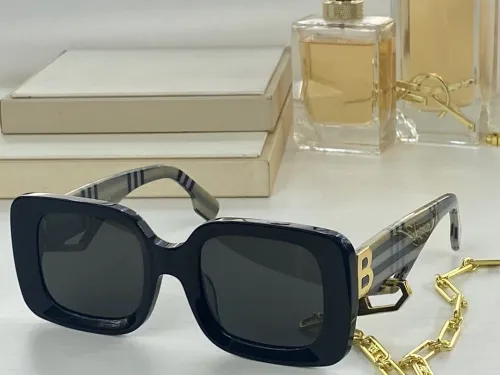 Burberry Sunglasses AAAA-752