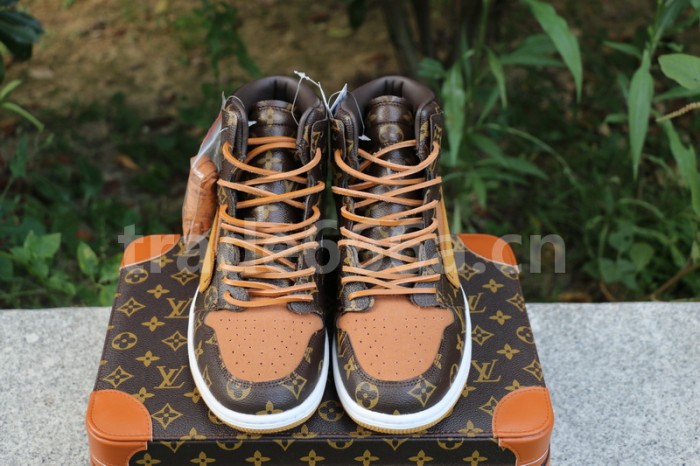 Authentic LV X OFF White X Air Jordan 1 with suitcase