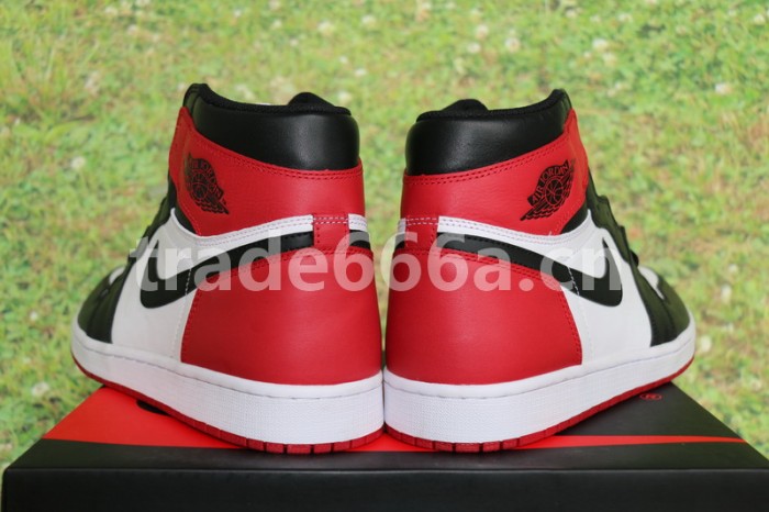 Air Jordan 1 OG High “Black Toe”2016