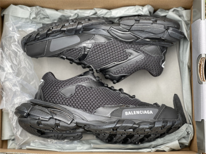 B 17FW Tripe-S High End Sneaker-278