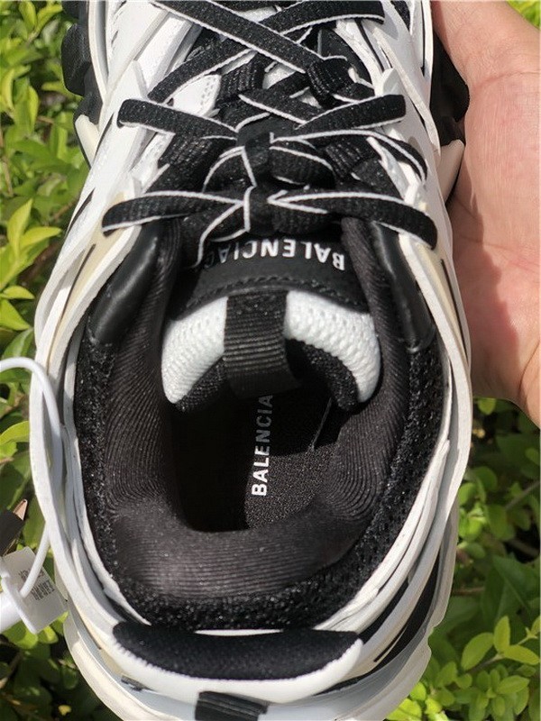 B 17FW Tripe-S High End Sneaker-202