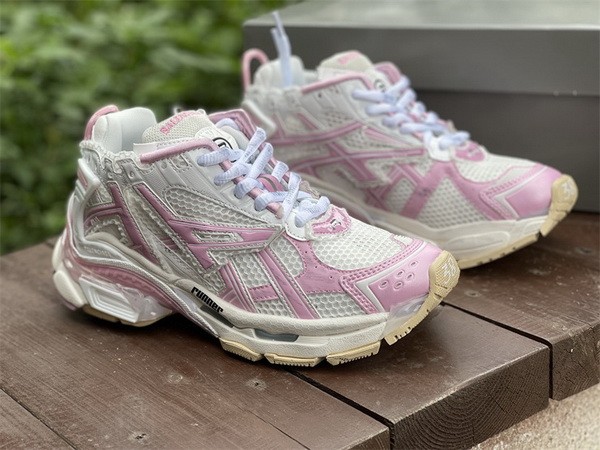 B 17FW Tripe-S High End Sneaker-243