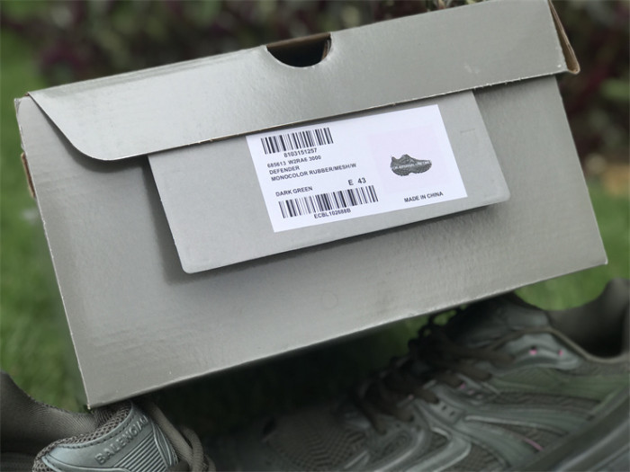 B 17FW Tripe-S High End Sneaker-311