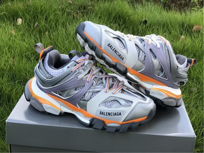 B 17FW Tripe-S High End Sneaker-147