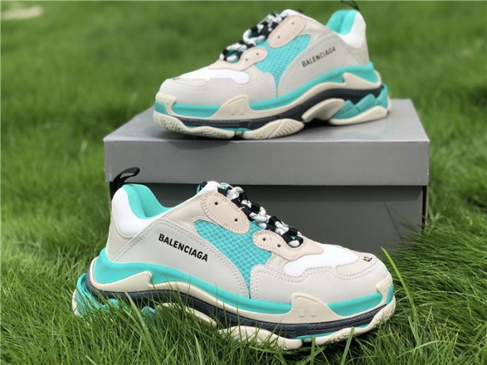 B 17FW Tripe-S High End Sneaker-137