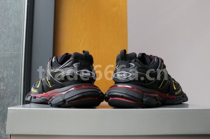 B 17FW Tripe-S High End Sneaker-065